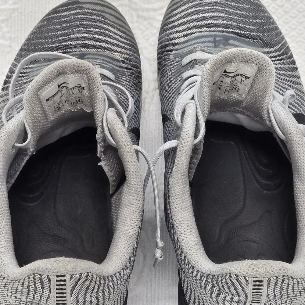 2015 Nike Kobe Mentality 2 Grey Striped Canvas Sneakers Mens 9 Basketball Shoes - Picture 9 of 10